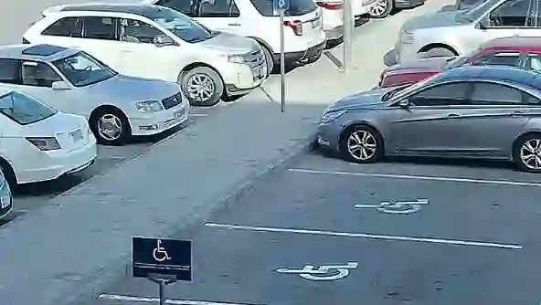 المرور السعودي يطلق حملة شاملة لتوقيف وحجز السيارات المتوقفة بشكل مخالف، حتى أمام منازل أصحابها