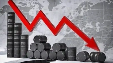 أسعار النفط تتراجع في آسيا وسط مخاوف المعروض بعد انهيار حاد الأسبوع الماضي