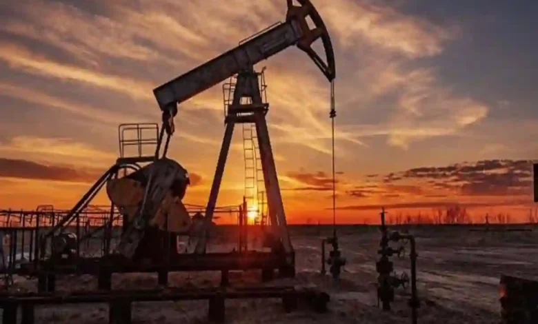 النفط يرتفع إلى 67.09 دولارًا نتيجة استقرار الطلب الأمريكي