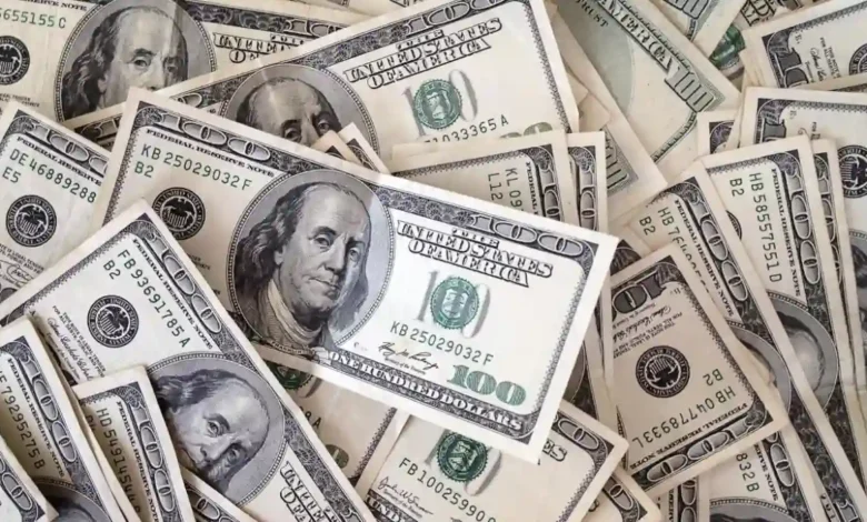 تراجع الدولار في الأسواق الآسيوية بعد مكاسب قوية.. ما هو سعره اليوم؟