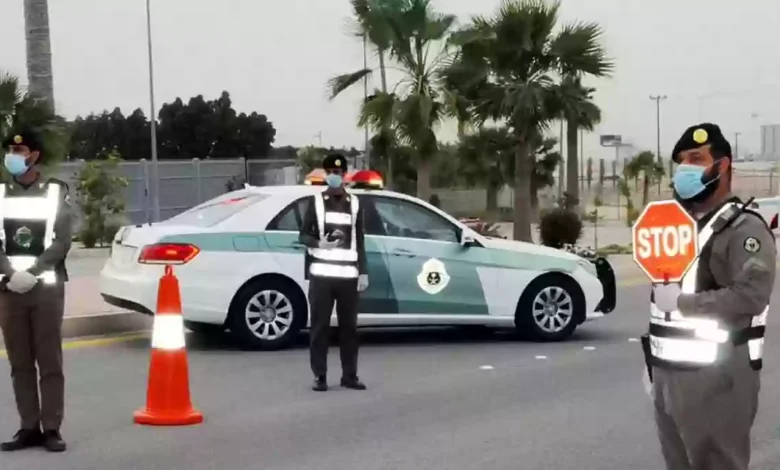 المرور السعودي يوضح المخالفات التي تؤدي لوضع السائقين في القائمة السوداء ومنعهم نهائيًا من القيادة في السعودية