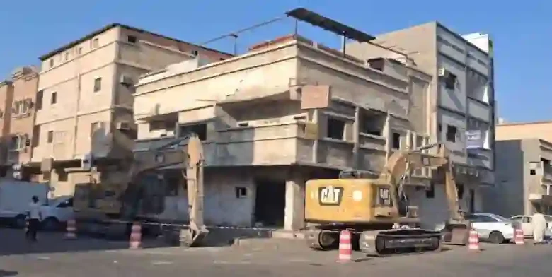 صدور أوامر رسمية بإزالة مباني سكنية في أحياء وسط الدمام.. مصادر تكشف عن سبب غير متوقع!