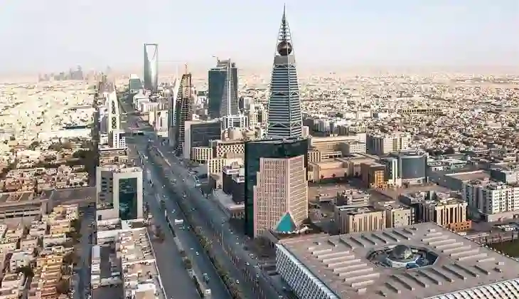 تجنب ازدحام المرور على طريق الملك فهد في الرياض باستخدام هذا المسار غير المعروف للكثيرين