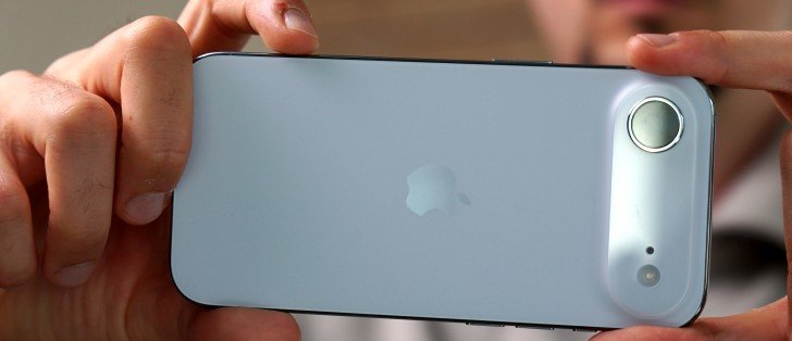 iPhone Air يثير الإعجاب بصلابته ويقترب من iPhone 17 Pro