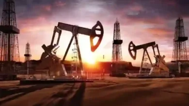 أسعار النفط: برنت يتمسك بالمكاسب رغم تقلبات الأسواق العالمية