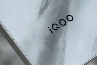 هاتف iQOO 15 يمتاز بظهر متغير الألوان