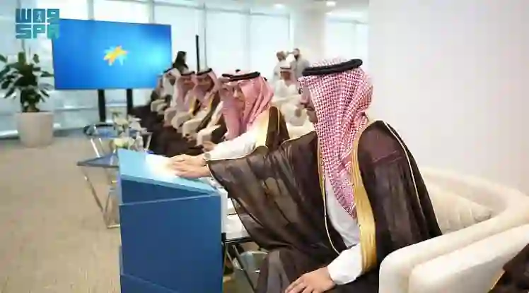الموارد البشرية تُطبق آليات جديدة لضمان دفع رواتب العمالة دون تأخير وتعلن الغرامات على المخالفين