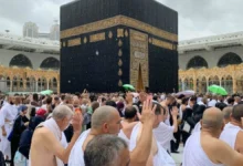 السعودية تُطبق بدءًا من اليوم قرارات جديدة بشأن شروط أداء العمرة ومدة إقامة المعتمرين.