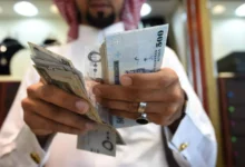 تقلبات حادة في سعر الريال السعودي مقابل الدولار واليورو والجنيه المصري تسجل مستويات قياسية خلال الساعات الأخيرة