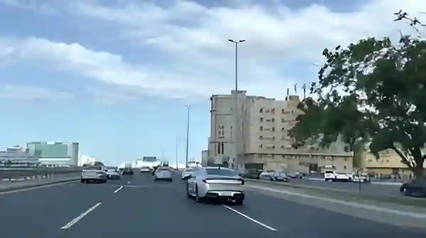 أهالي جدة في دهشة بعد التغيير الجذري في طريق الملك عبد الله، والكثير منهم لم يعد يعرف شكله الجديد