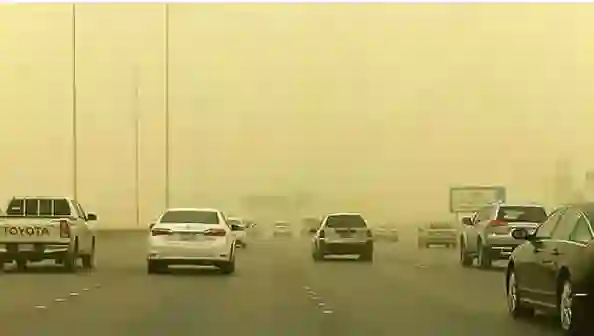 تنبيه هام من المرور السعودي: تأثير موجات الغبار على سيارتك أثناء القيادة