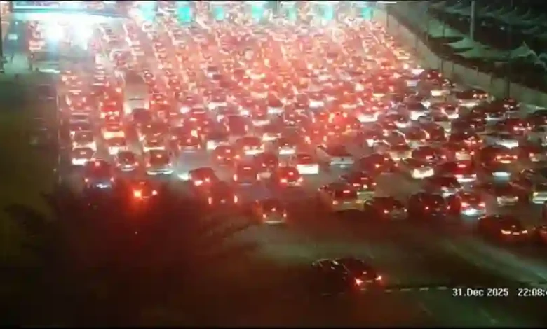 سر الزحام الكبير على جسر الملك فهد بين السعودية والبحرين يكشف أسرار البصمة!