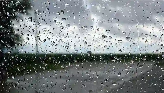 عاجل: تحذيرات جديدة من الأرصاد مع اقتراب العاصفة الكبرى وتقلبات جوية حادة في جدة