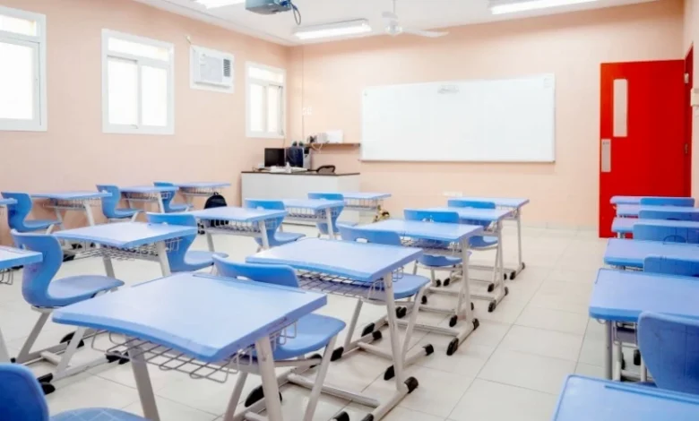 قرار حاسم من السعودية: استعداد لتطبيق إجراءات صارمة ضد قروبات الأمهات التي تشجع غياب الطلاب عن المدارس