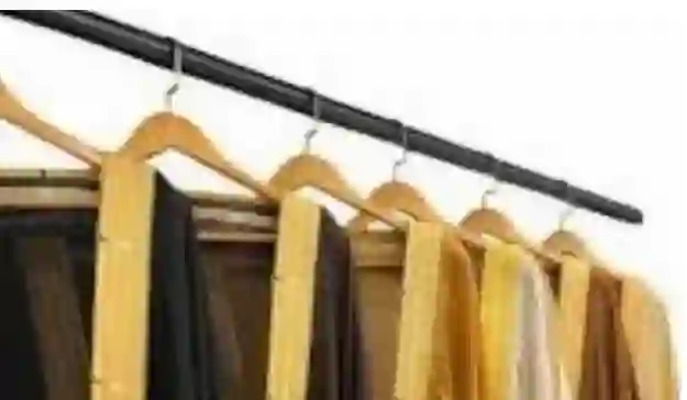 ألوان البشوت في التراث الملكي السعودي: دلالاتها في المناسبات وأسباب ارتفاع أسعارها