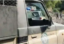 دوريات المجاهدين تطارد يمني إثر اكتشاف محتويات حيازته الحقيقية