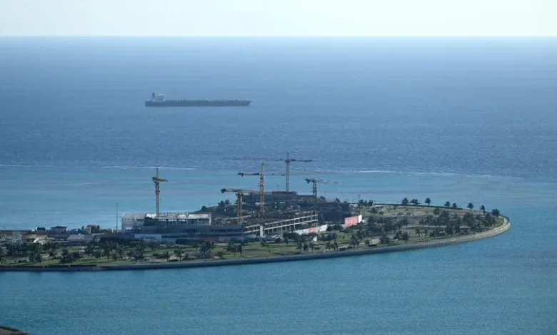 عاجل.. قرارات سعودية تربك العالم بشأن بيع نفطها للأسواق الدولية والسفن تتزاحم للاستفادة من الفرصة