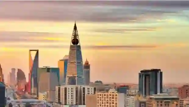 عاجل.. هيئة العقار توضح خطأ شائع بين المؤجرين يمنح المستأجر حق السكن عاماً كاملاً دون مقابل