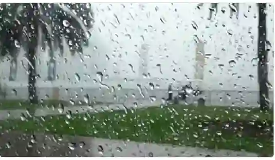 مركز الأرصاد يحذر سكان الرياض: ابقوا في منازلكم الليلة وتجنبوا هذه الطرقات