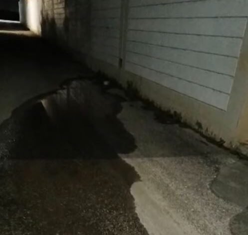 مدرسة في السعودية تتحول إلى بحيرة تتفجر منها الأنهار وسكان المنطقة يكشفون التفاصيل ويرفعون نداءً عاجلاً