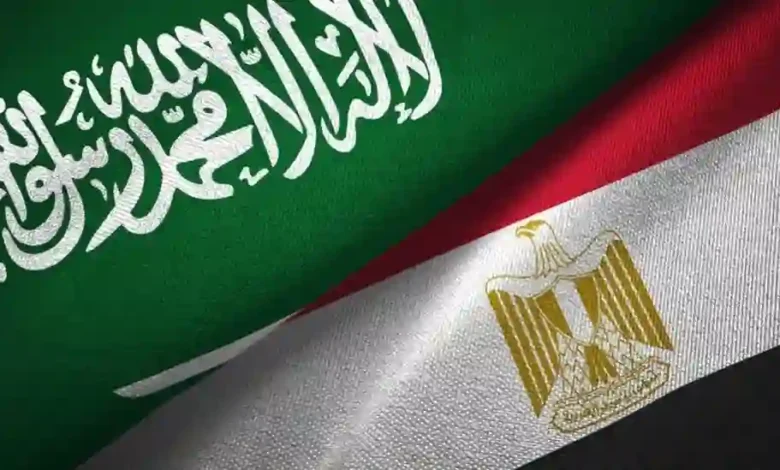 اشتراطات جديدة للسفر بين السعودية ومصر: إعفاء فئات من التأشيرة لتسهيل سفر الملايين