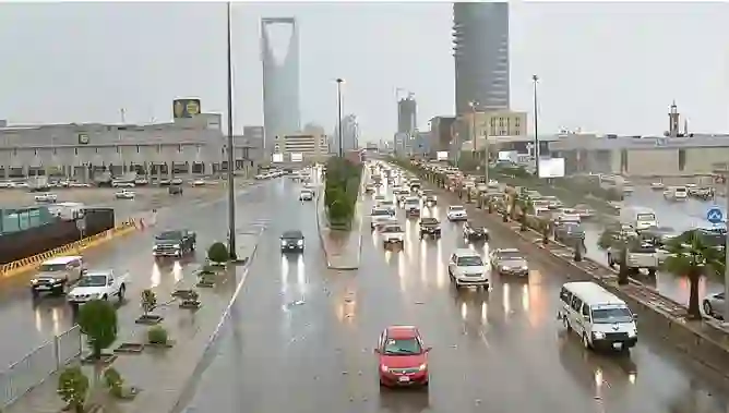 الأرصاد: أمطار غزيرة على الرياض حتى الأحد وتوقعات بتعليق الدراسة