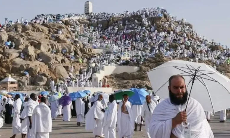 الحج والعمرة: تحديد الفئات المسموح لها بإصدار تصاريح الحج لموسم 1447 من داخل المملكة