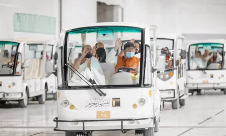 السعودية تقدم وسيلة مبتكرة لتسهيل طواف وسعي كبار السن في موسم حج 1447 لأول مرة