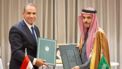 السعودية ومصر تتفقان على إلغاء تأشيرات الدخول المتبادلة لفئات جديدة من المواطنين عبر وزارتي الخارجية