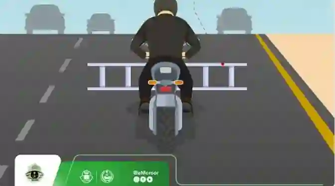 المرور السعودي: غرامة 300 ريال لكل سائق يضع ممنوعات على مقود السيارة