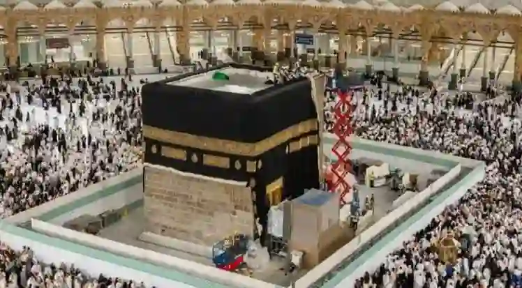 عاجل: صيانة شاملة للكعبة المشرفة ومصادر تكشف الأجزاء التي تتطلب العناية